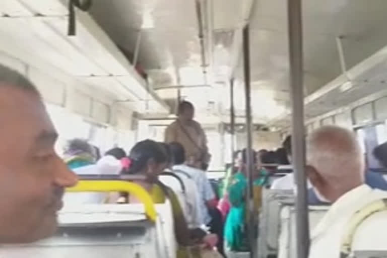 The bus is rusty at maidhukuru in kadapa