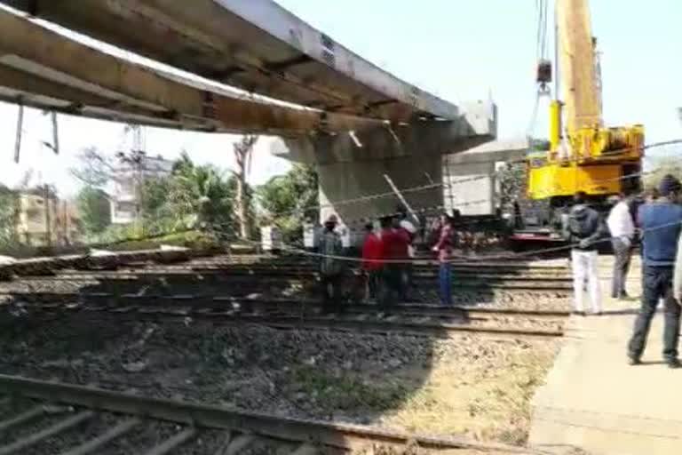 train over bridge collapsed in balasore