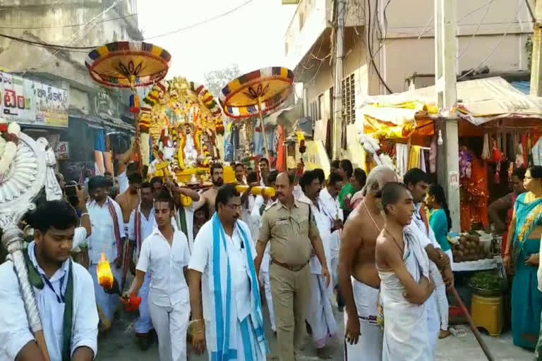 thiruveedi utsav at bhadadri  temple