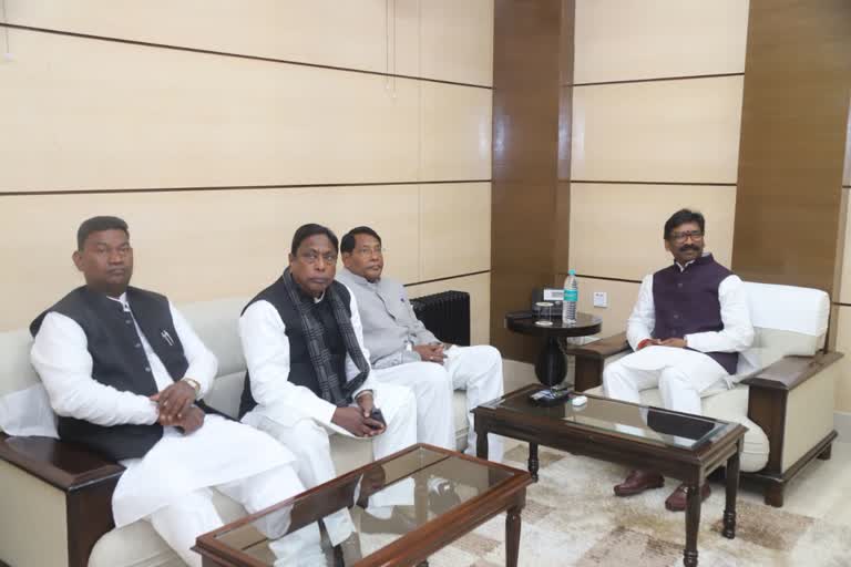 First meeting of Hemant Cabinet