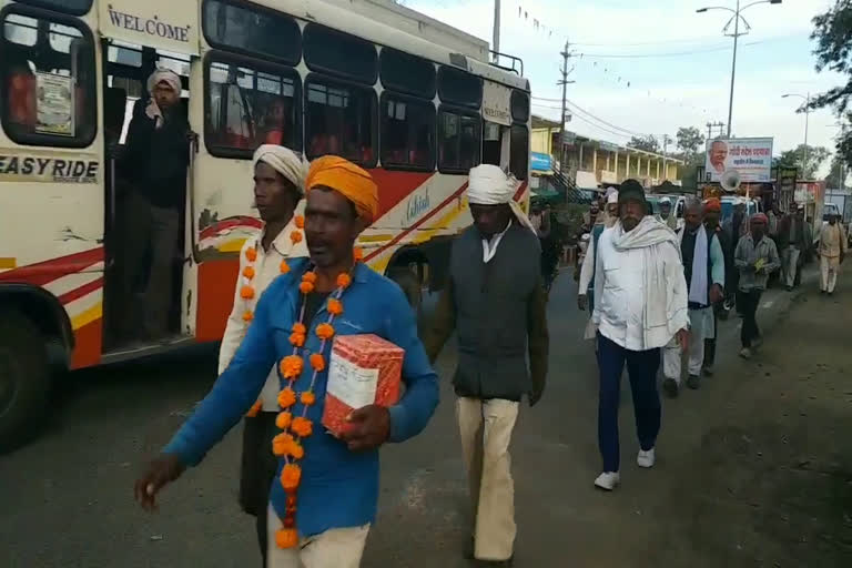 gandhi sandsh padyatra reached lakhnadon assembly