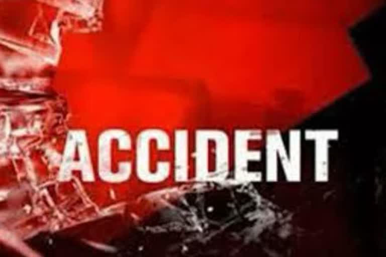 High speed pickup hit two bikes in Baloda Bazar