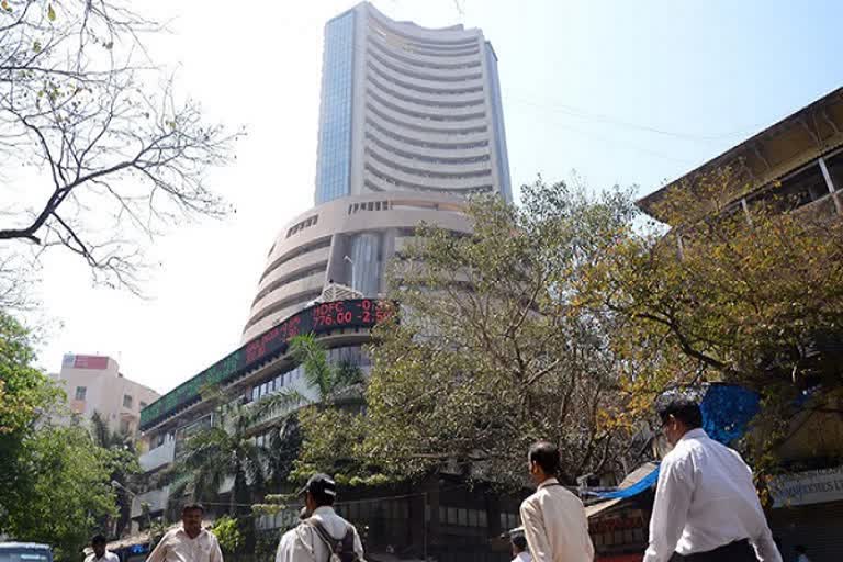 Sensex, Nifty end on a mixed note