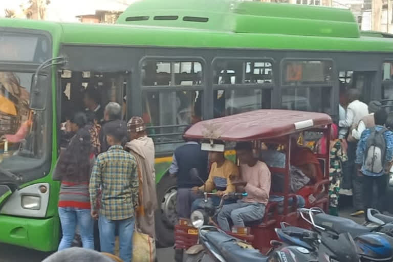 bus stand in Najafgarh area