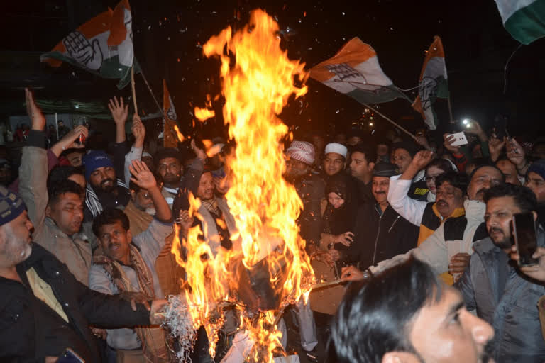 protest against yogi government in bhopal