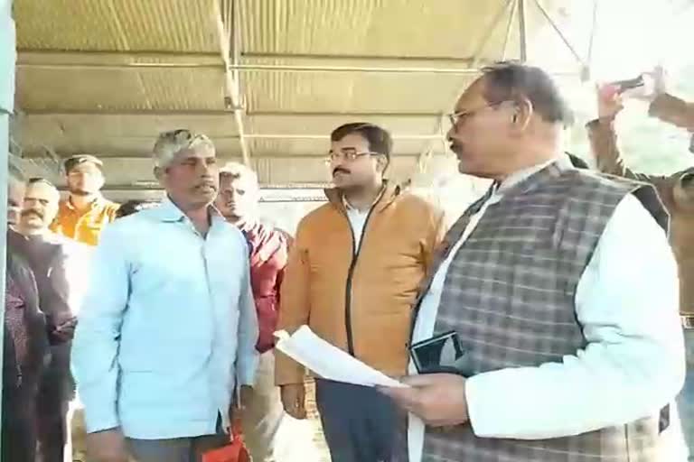 Minister Premasai Singh know about problems of farmers in gariyaband