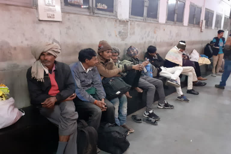 Gorakhpur Panvel Express canceled due to cold and fog