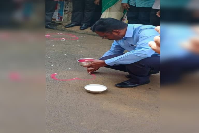 VCK head Thirumavalavan making kolam against CAA and NRC