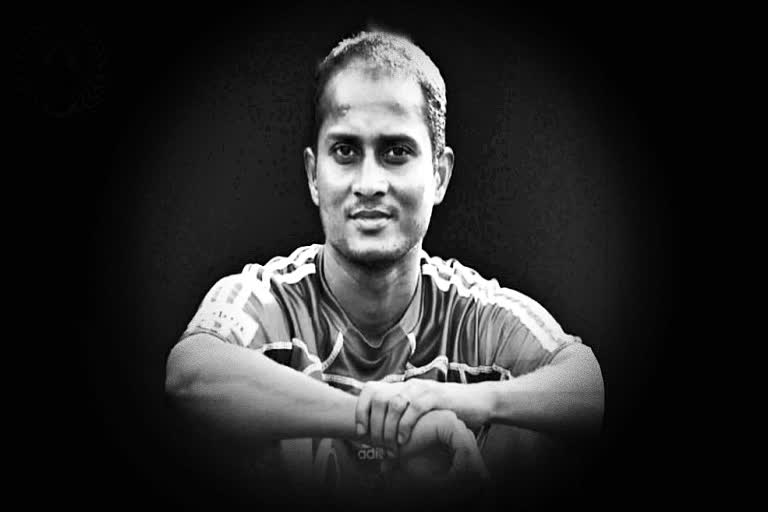 Former Mohun Bagan player Dhanrajan passed away while playing football match.