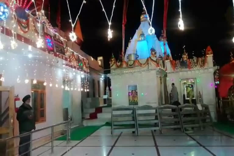 Shehnai playing at Shri Naina Devi Temple