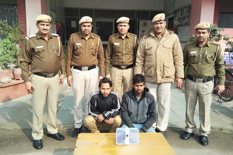 najafgarh police arrest 2 burglar