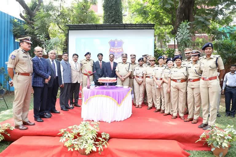 Dgp wishes to state people and cut the cake in Hyderabad