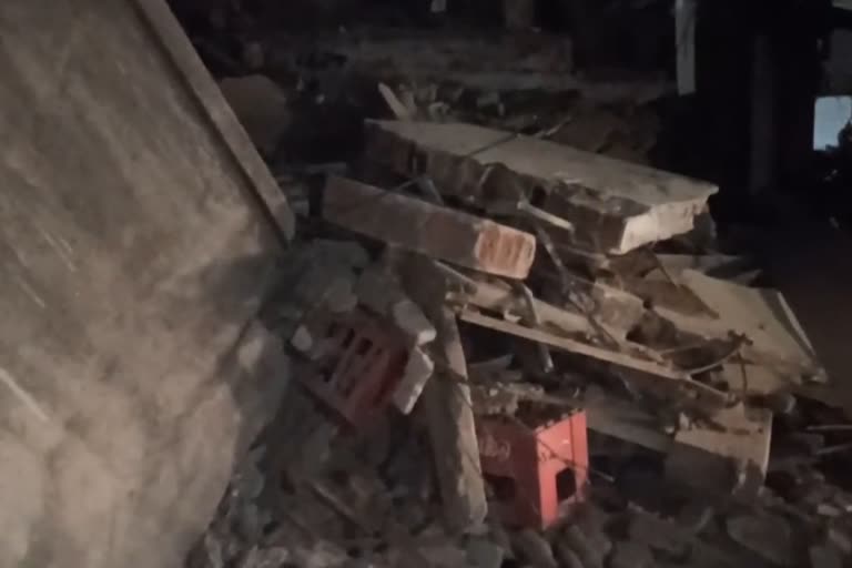 building collapsed in akola no harm