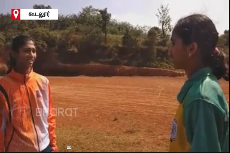 The twin sisters who achieve athletics need state help  Ooty Twin sisters achieves athletics Sports  athletics Sports in Tamilnadu  The twin sisters need state help