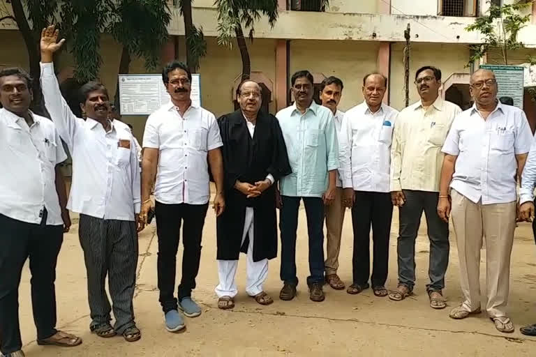 lawyers protest at nellore