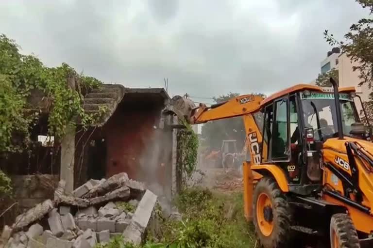 hulimavu lake encrochment land demolition