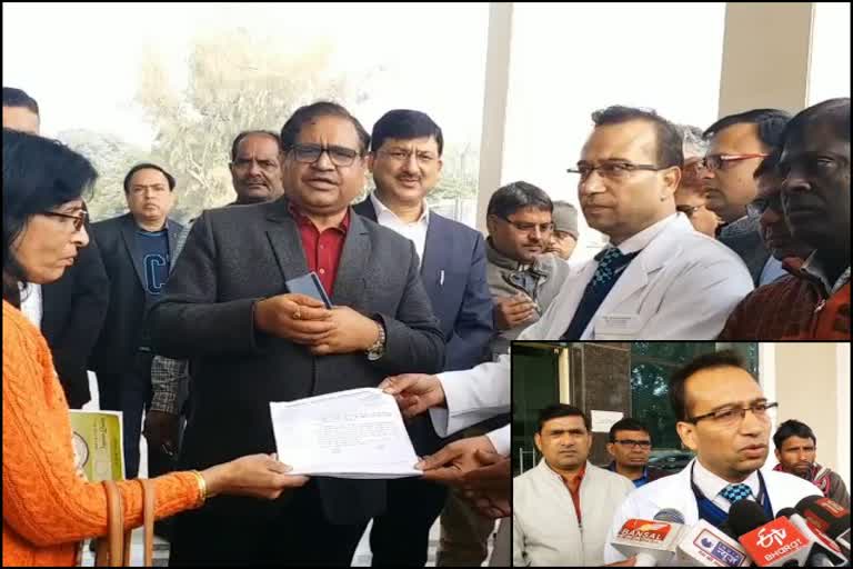 300 doctors submitted mass resignation