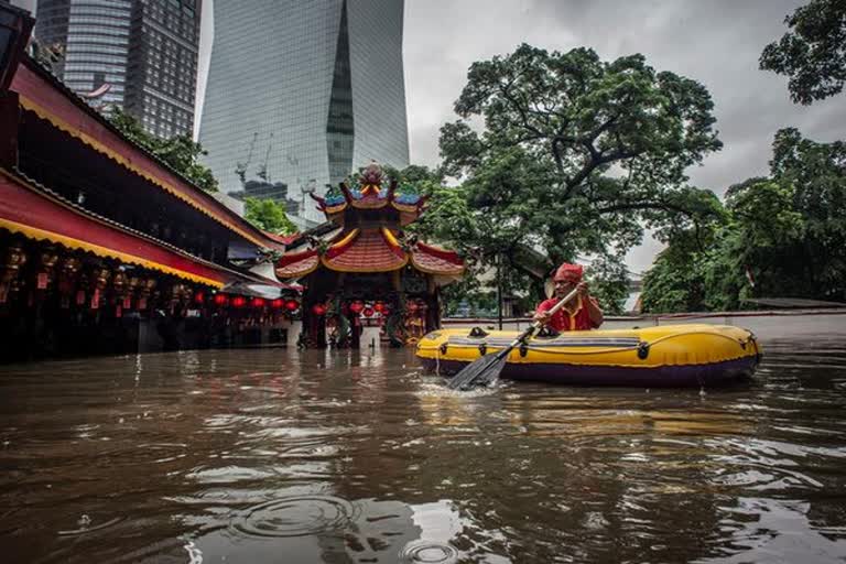 indonesia-floods-toll-rises-to-43