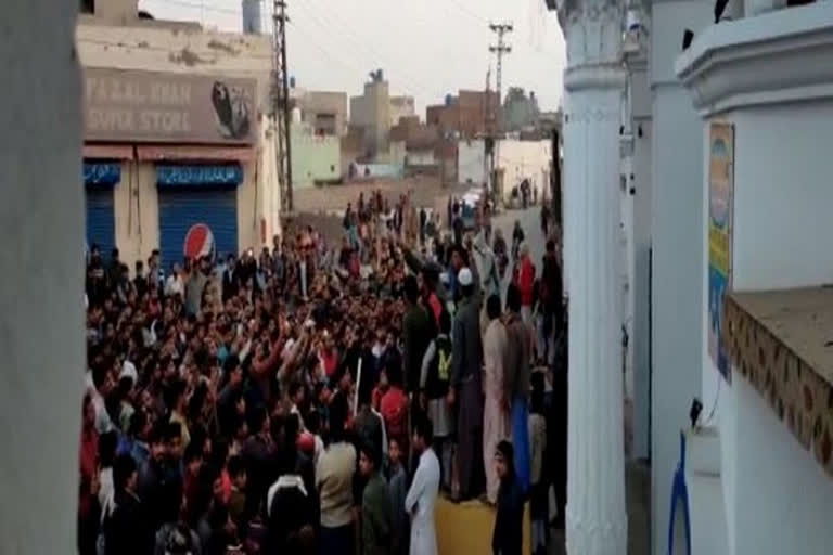 Stones pelting at Pak Gurudwara