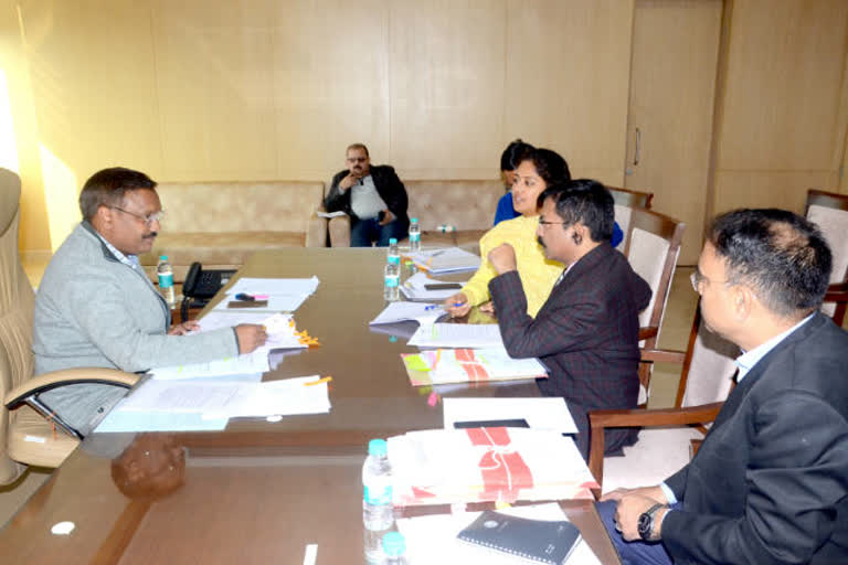 Minister Kamleshwar Patel holds review meeting