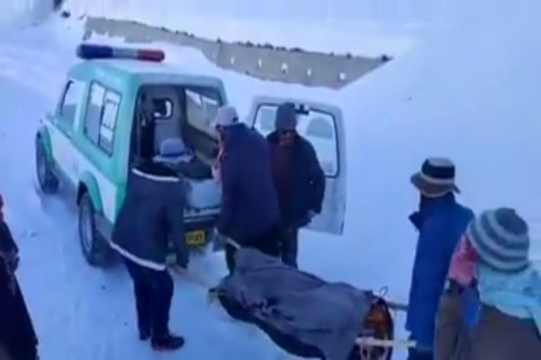 patient suffering in lahaul spiti