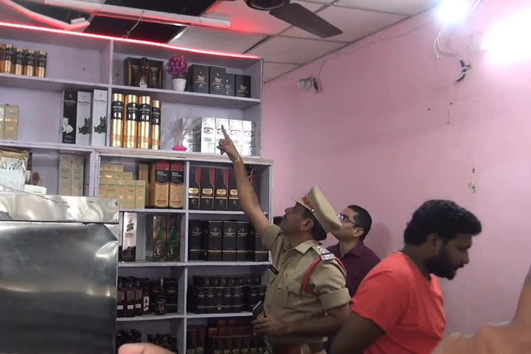 Theft at a liquor store at kagaznagar