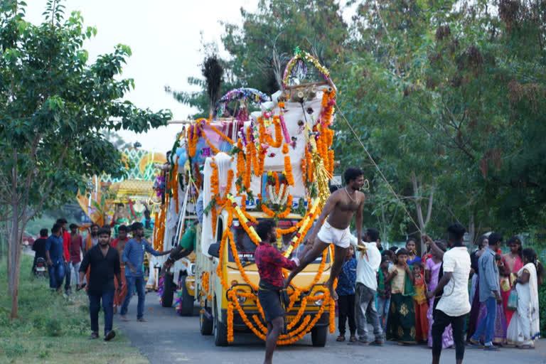 devootees Procession