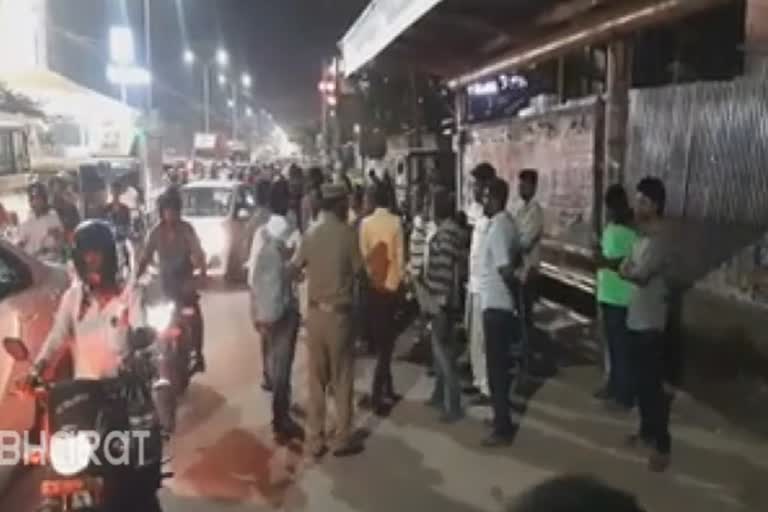 Four injured in police vehicle collision in Porur Tiruvallur dist