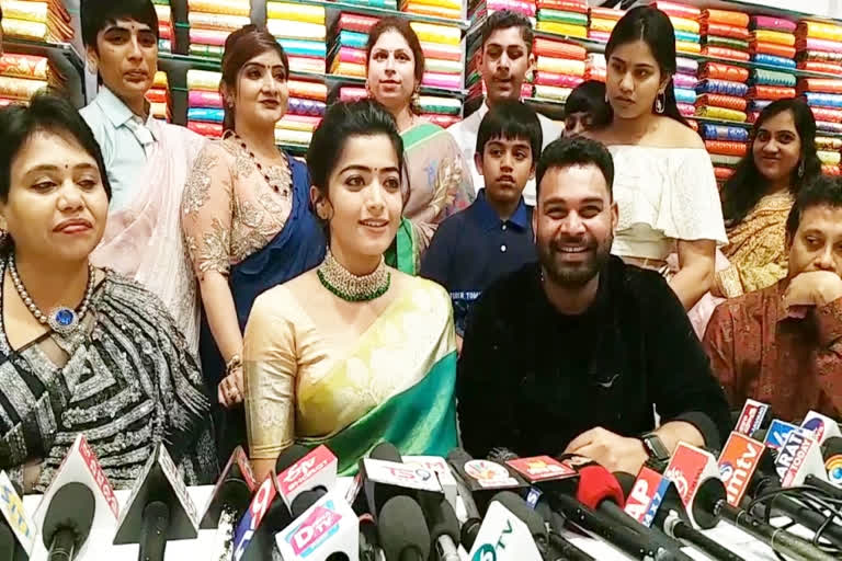 rashmika mandanna at shopping mall in vanasthalipuram hyderabad