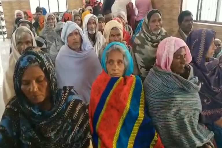 blanket-distribution-among-poor-people-in-deoband