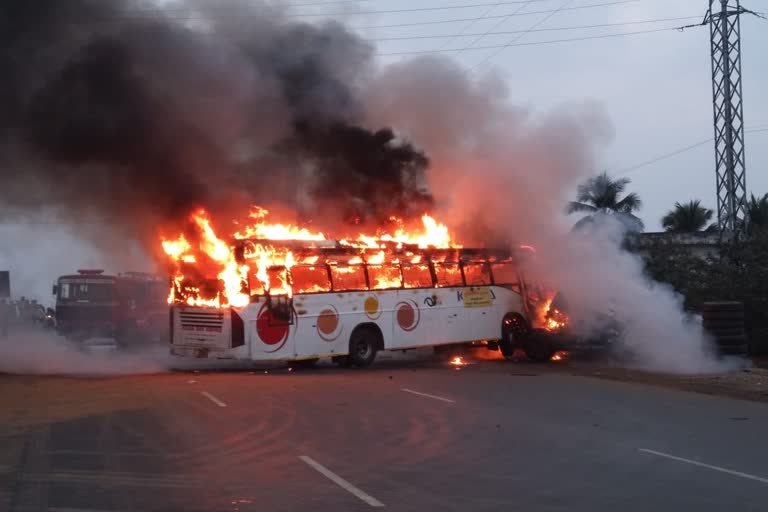 Road accident in AP, passengers injured of Uttarakhand