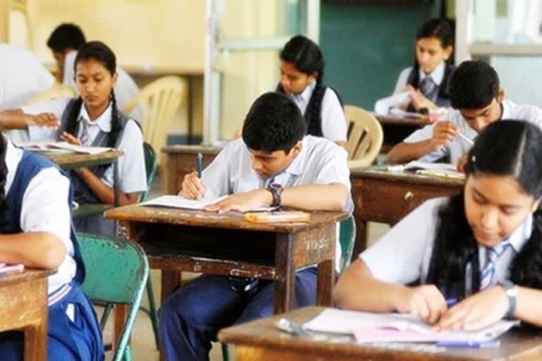 schools have been listed out which fails to submits 10 public board exam students's names