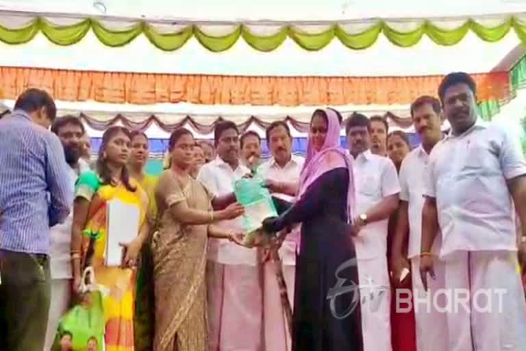 pongal gift distribution in tiruvallur, pongal gift distribution starting ceremony in tiruvallur, திருவள்ளூர் பொங்கல் பரிசு தொகுப்பு