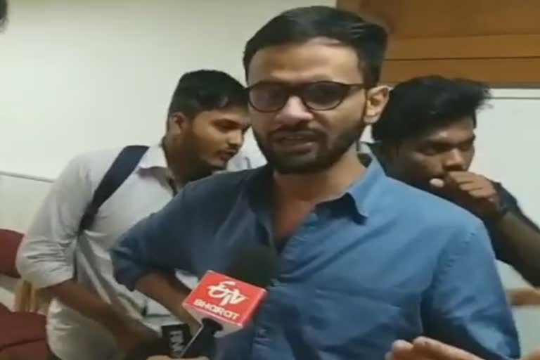 umar-khalid-critisized-on-narendra-modi-at-mumbai