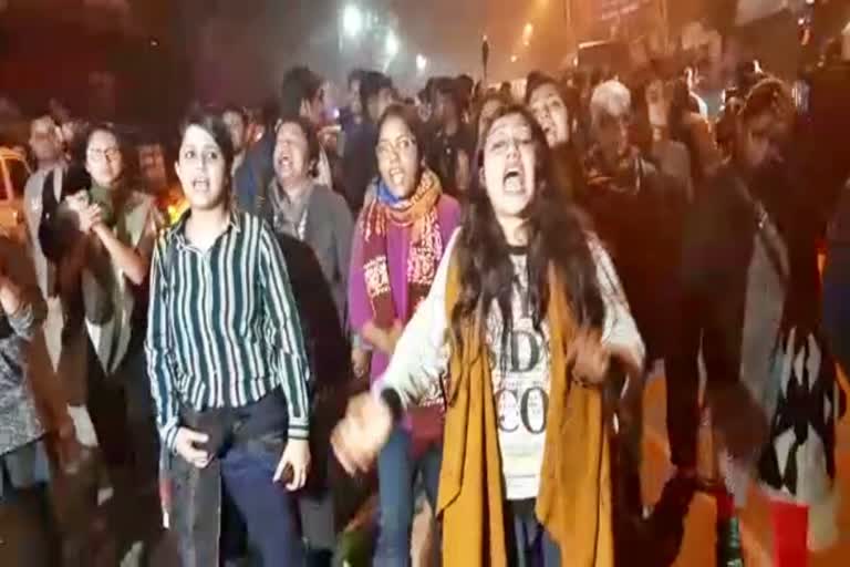 JU students protest against JNU violence