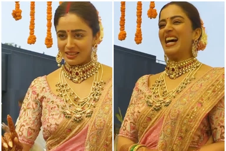 Neha Pendase ukhana in her wedding, watch video