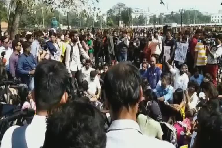 student-agitation-in-mumbai