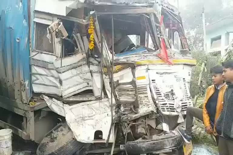 One killed, 25 injured in bus-truck collision