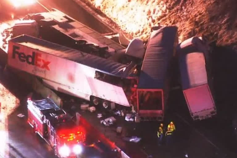 5 dead, 60 hospitalized in Pennsylvania Turnpike crash