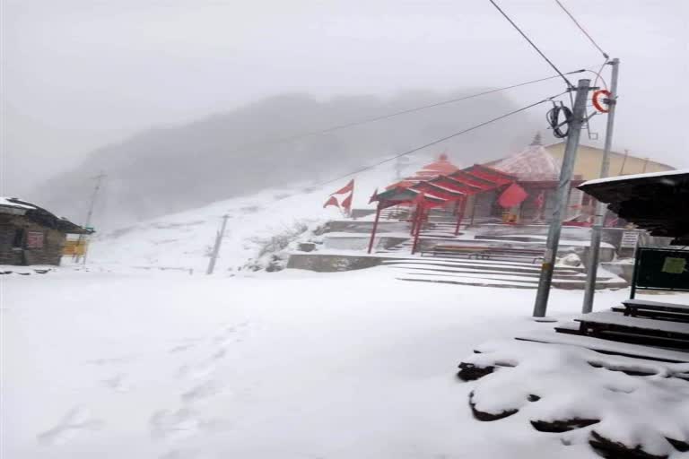 NH 305 closed due to snowfall in jalori pass