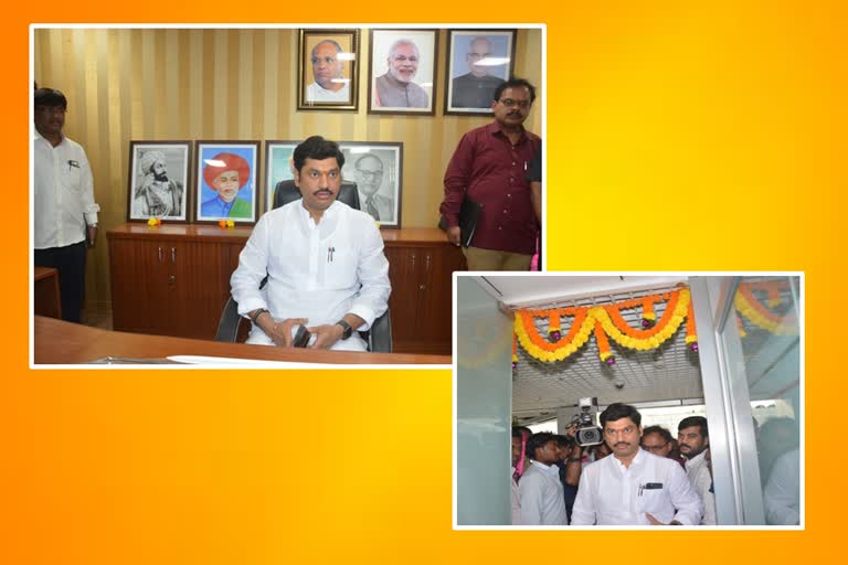 Dhananjay Munde took charge