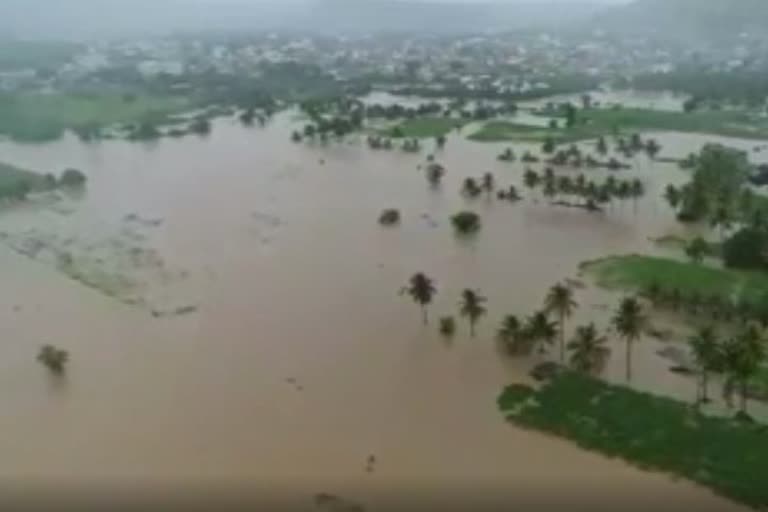 Centre announces Rs 1869 crore flood relief for Karnataka