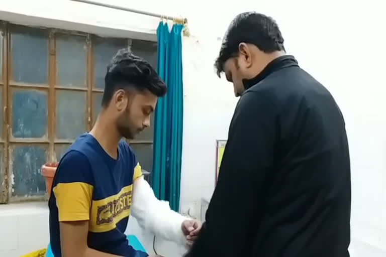 Masked miscreants assault school student in Churu, School student assaulted in Churu, churu police news, चूरू में स्कूली छात्र के साथ मारपीट