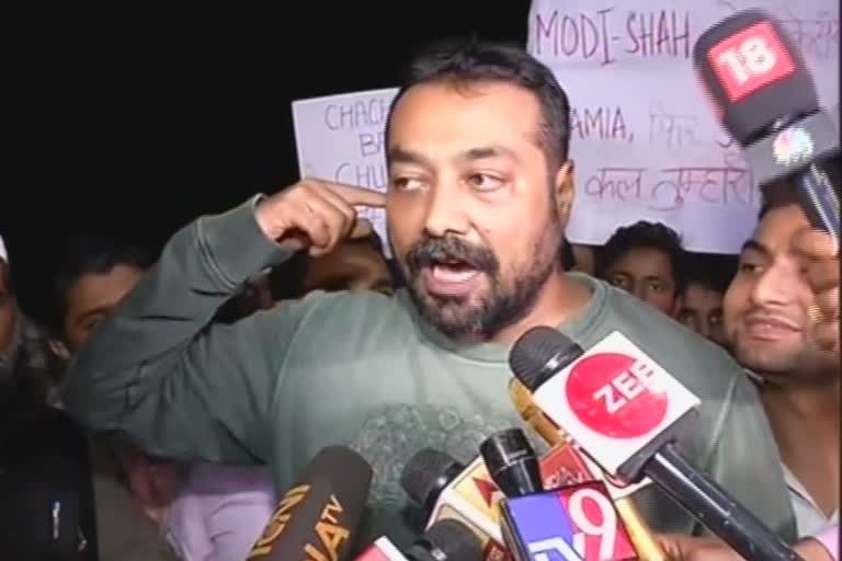 This is a liar governmet, Anurag Kashyap Strikes in Mumbai Protest against JNU attack