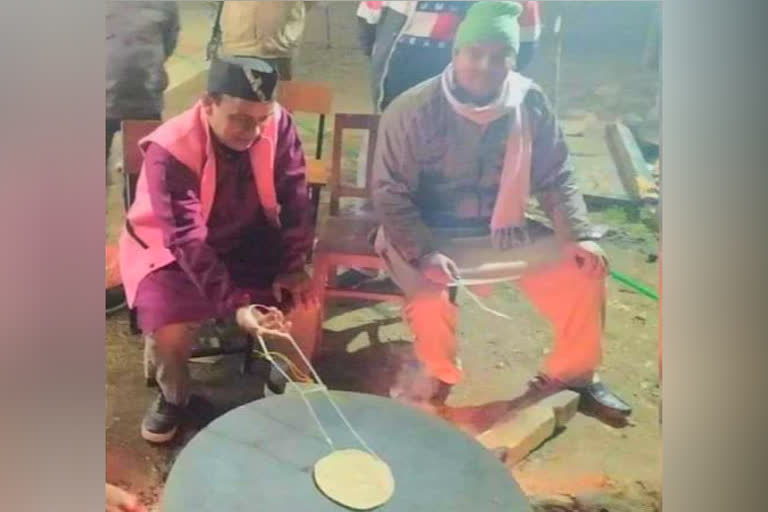 dhan singh rawat cooked bread