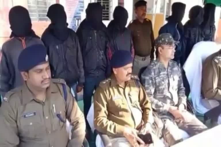 seven-wanted-extremist-arrested-in-latehar