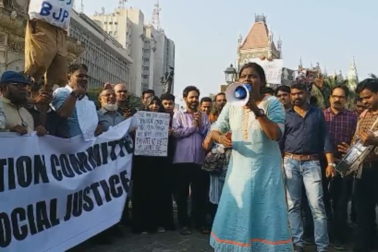 JNU violence : protest in hutatma chowk mumbai