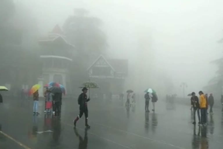 Road closed in upper area of Shimla