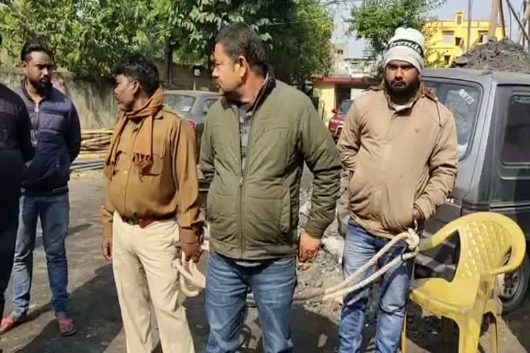 Police arrested four people, अभियुक्त गिरफ्तार