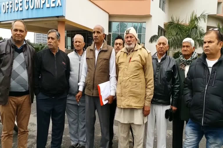 people protest due to non-recalculation of insurance in panipat